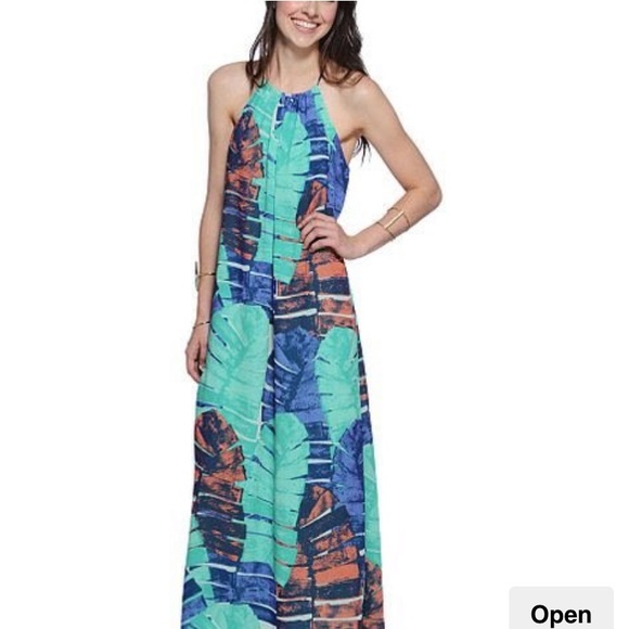 Olivaceous Dresses & Skirts - Palm print maxi dress